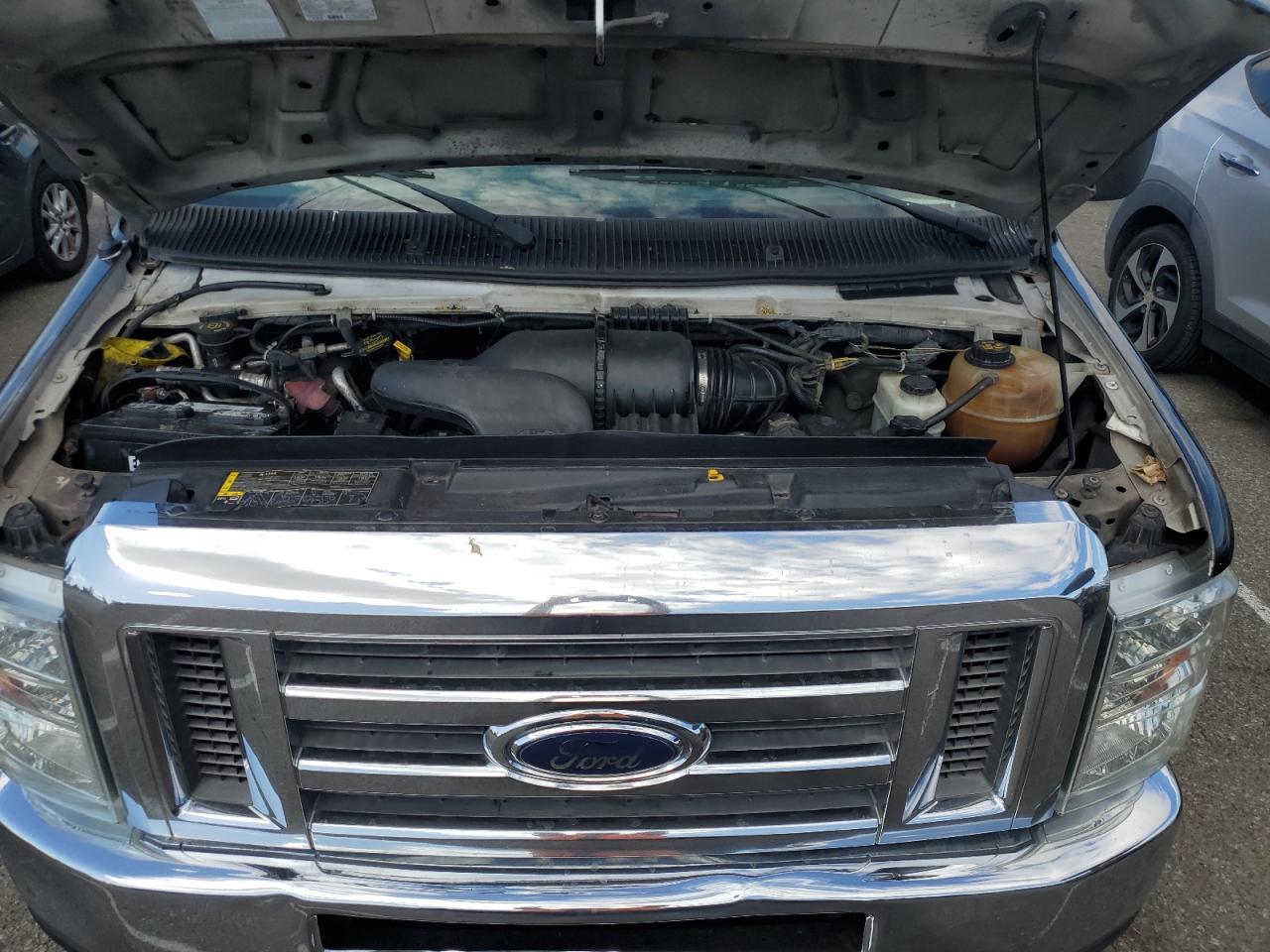 2014 Ford Econoline - Image 12