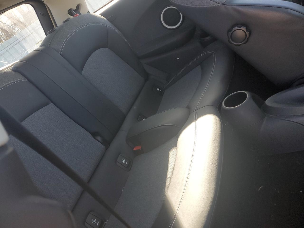 2015 MINI Cooper - Image 11