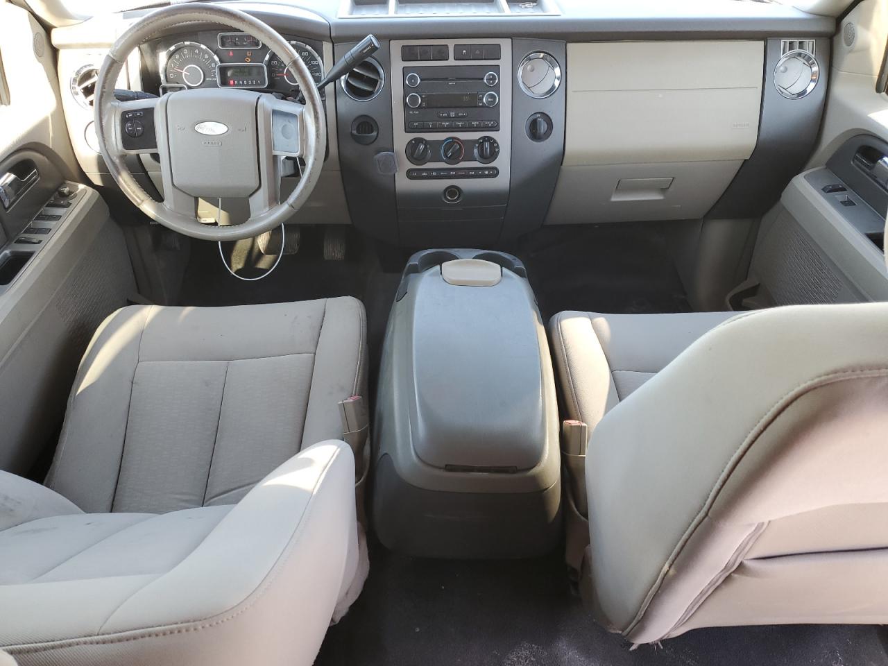 2010 Ford Expedition - Image 8