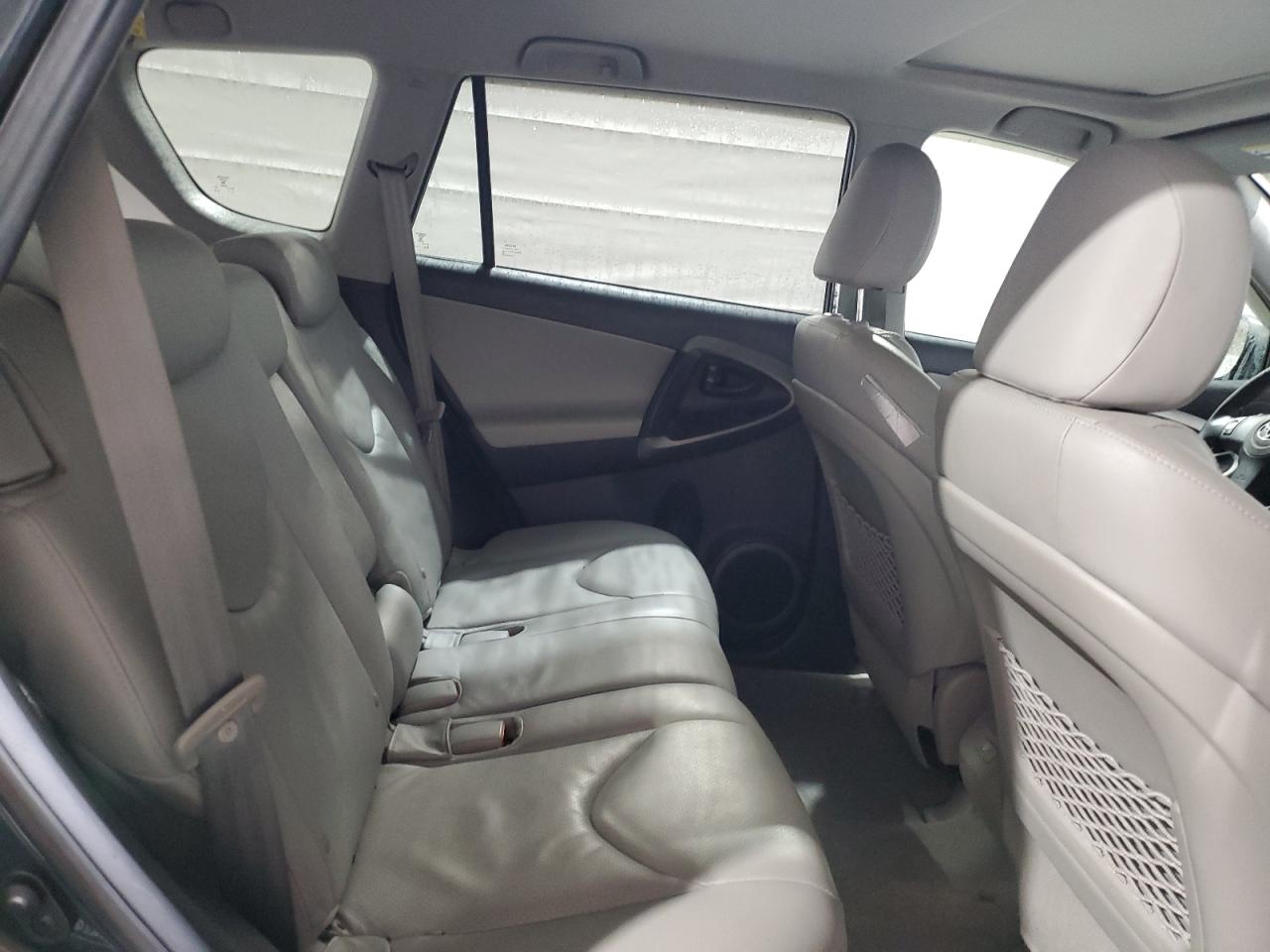 2011 Toyota RAV 4 - Image 11