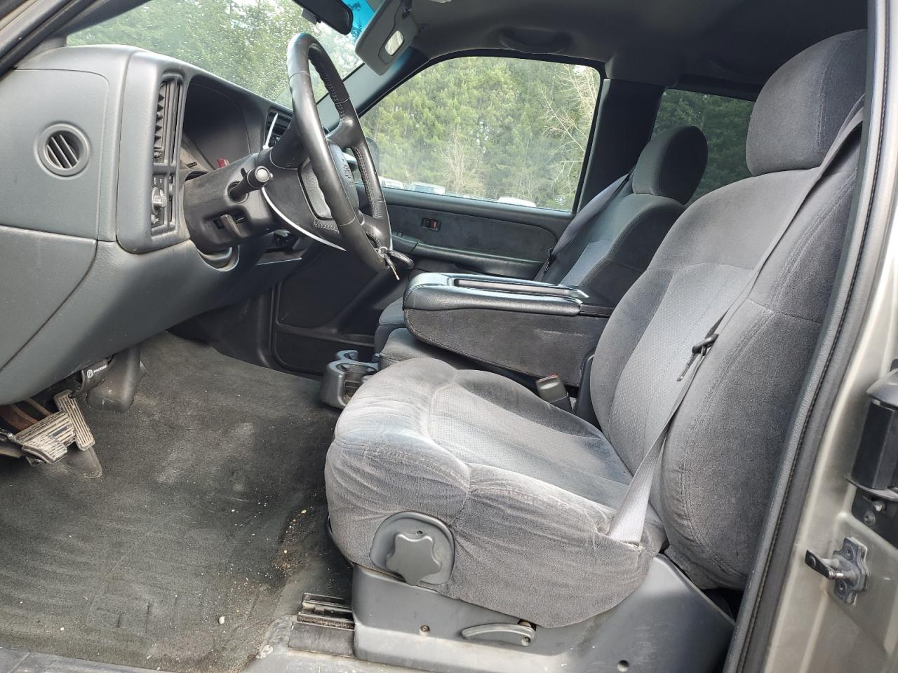 2001 Chevrolet Silverado - Image 7