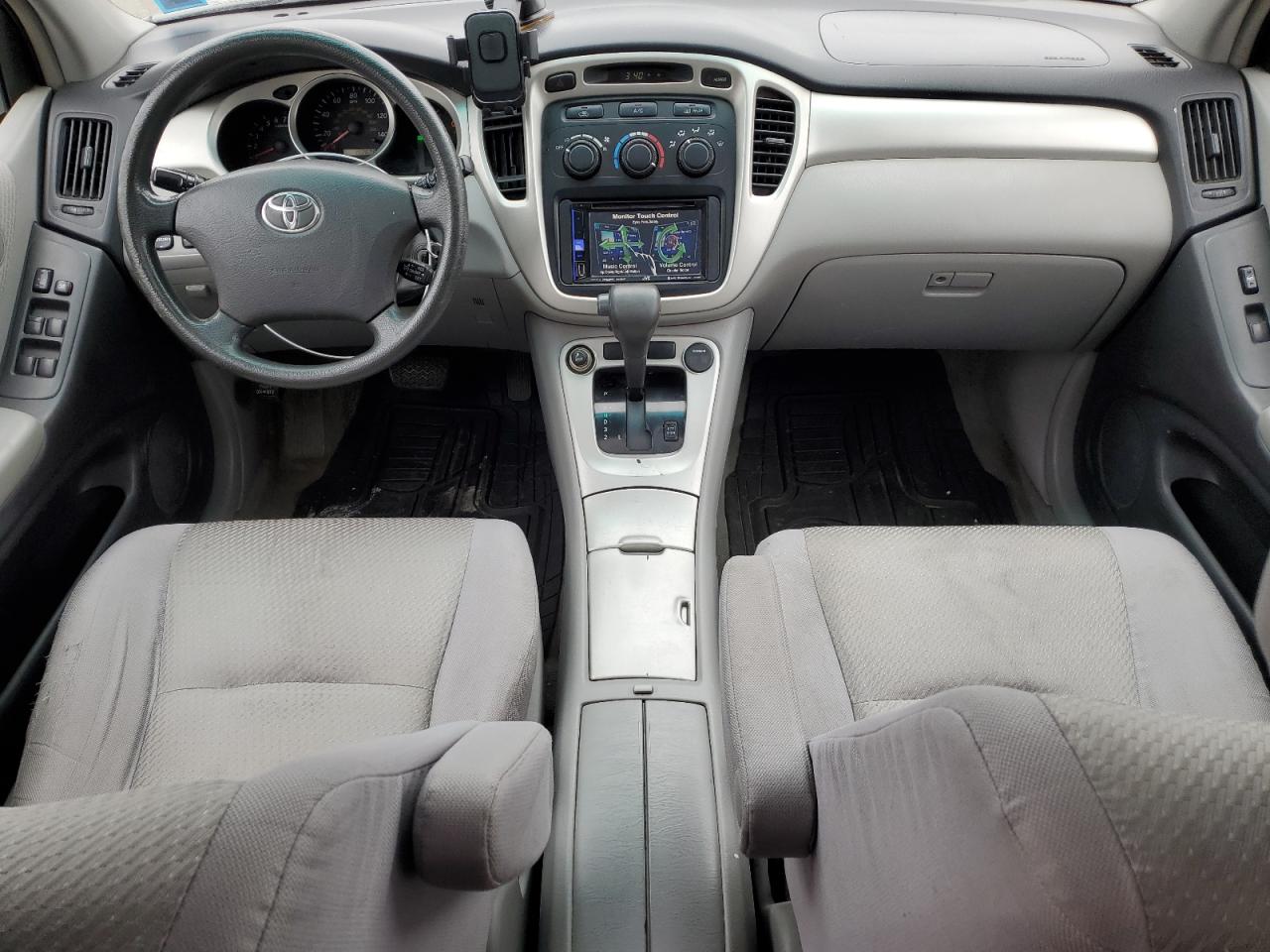 2004 Toyota Highlander - Image 8