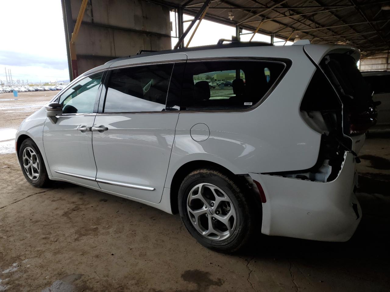 2022 Chrysler Pacifica - Image 2