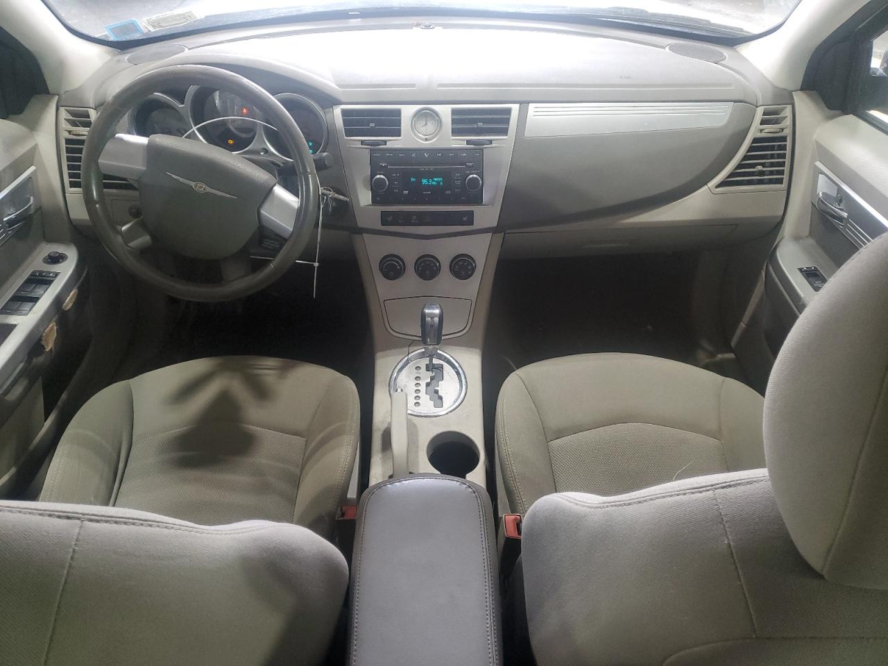 2009 Chrysler Sebring - Image 8