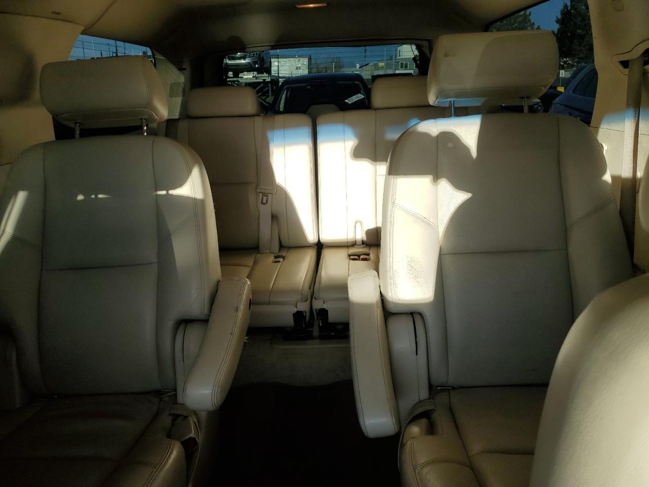 2008 Cadillac Escalade - Image 10