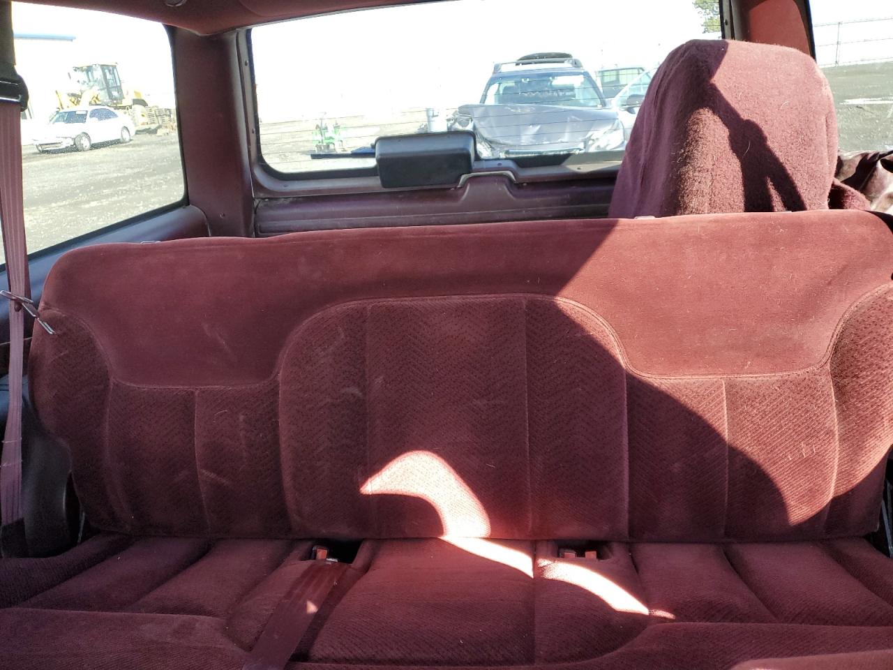 1996 Chevrolet Tahoe - Image 10