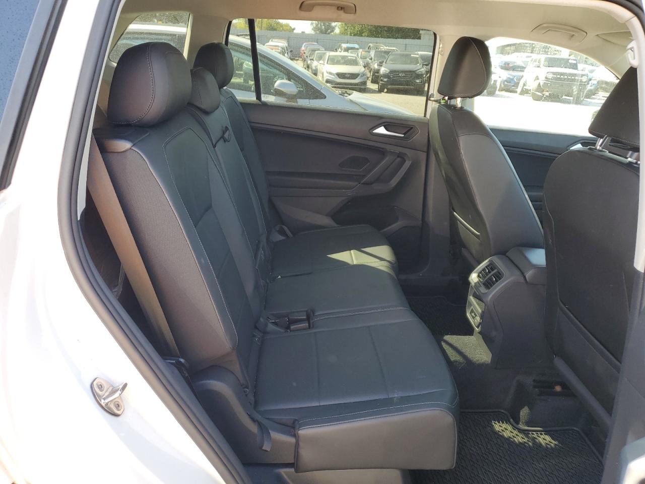 2019 Volkswagen Tiguan - Image 11