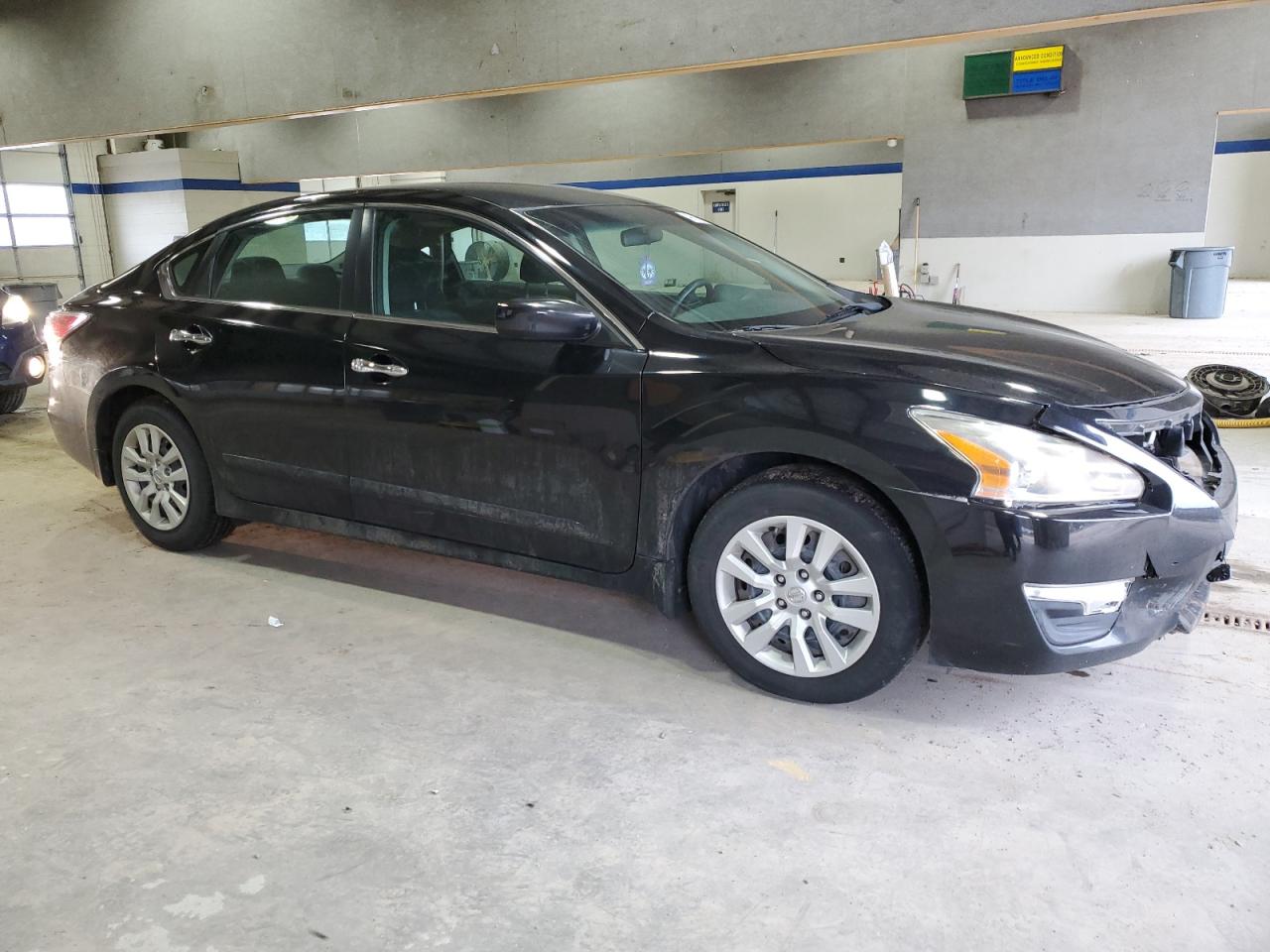 2015 Nissan Altima - Image 4