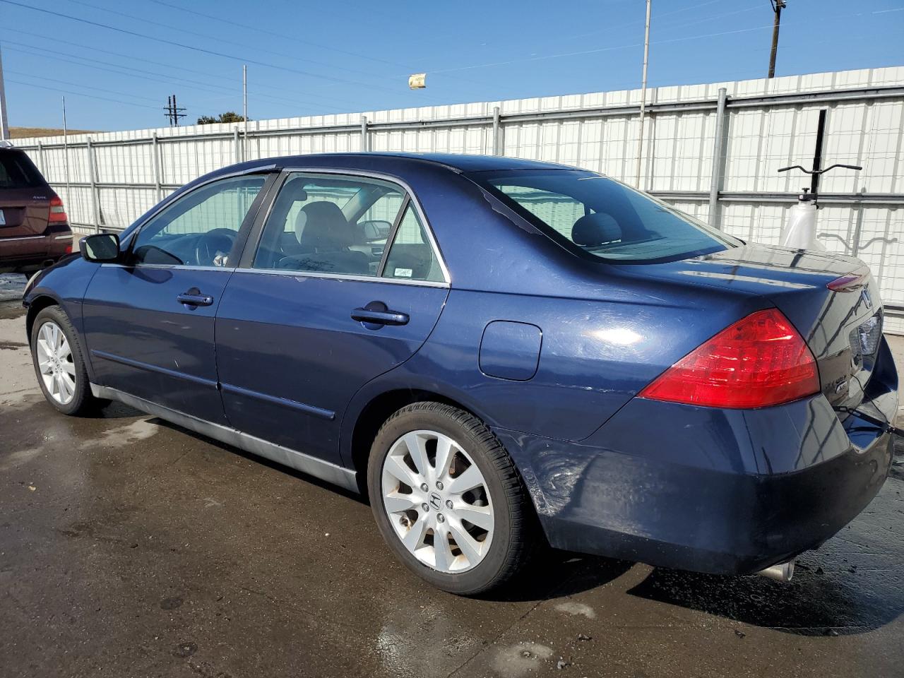2007 Honda Accord - Image 2