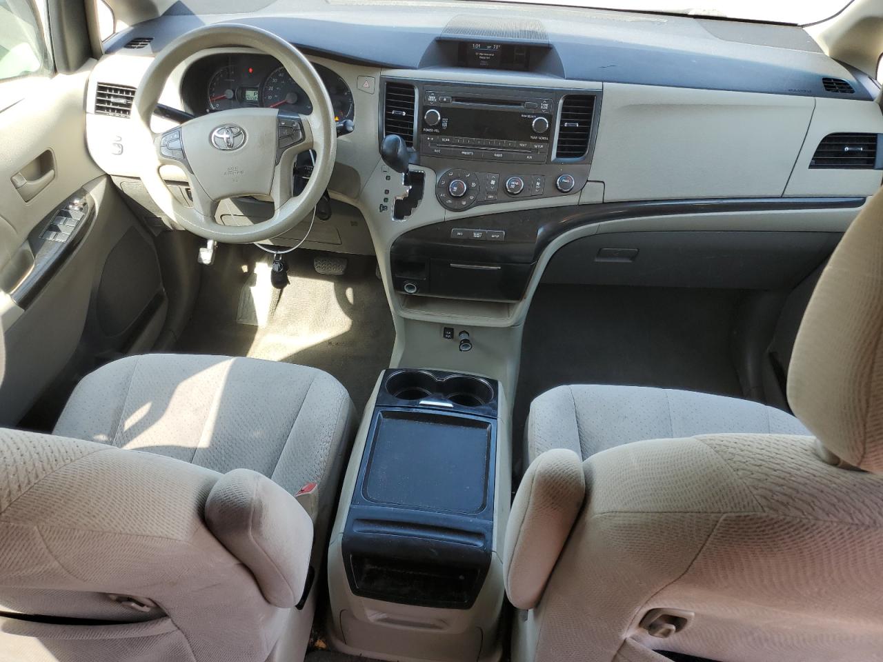 2011 Toyota Sienna - Image 8