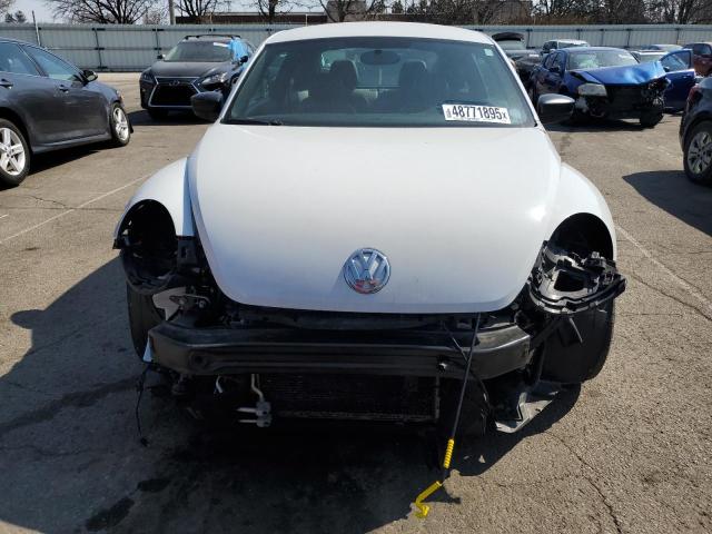  VOLKSWAGEN BEETLE 2015 Белый
