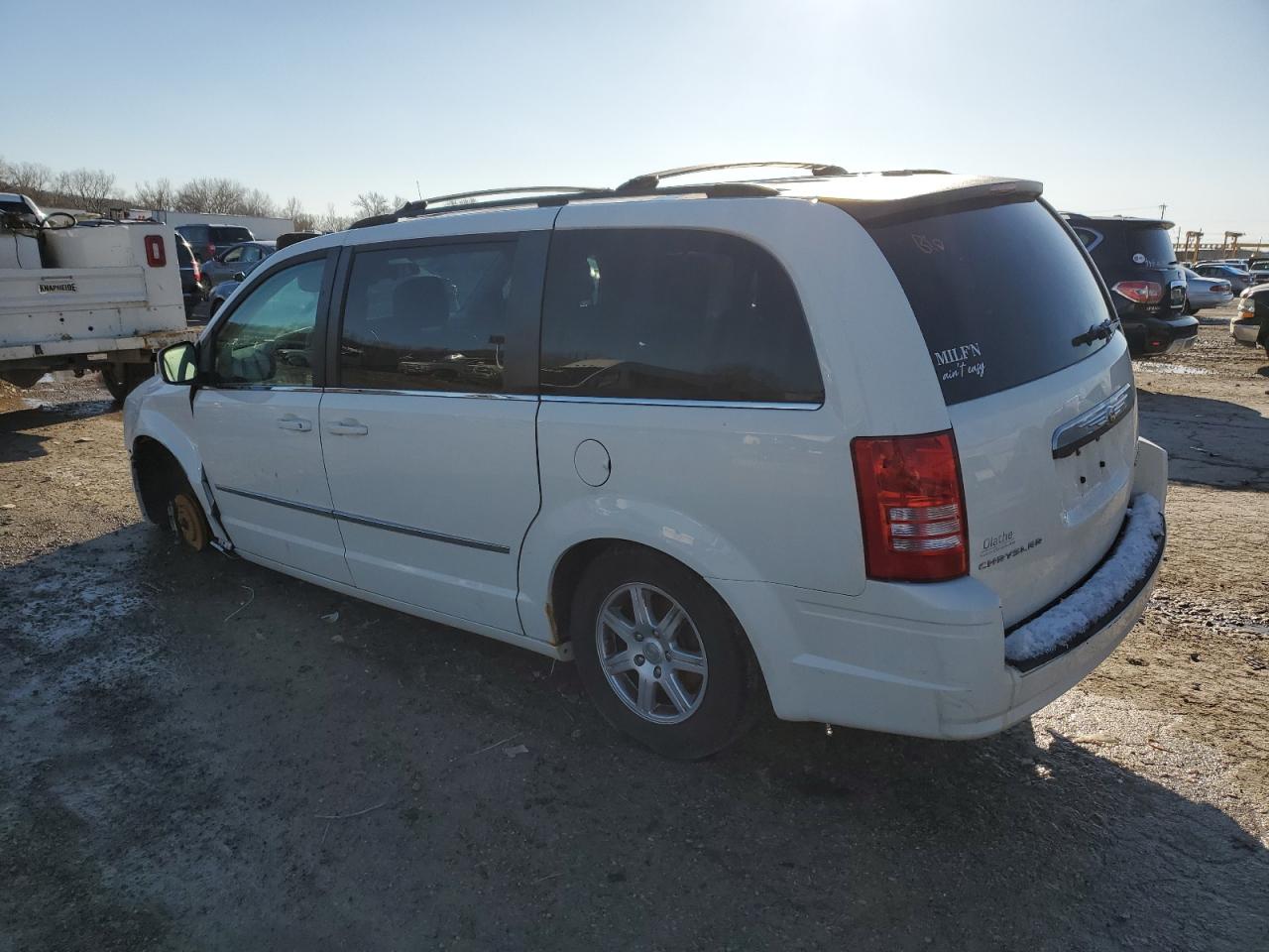 2010 Chrysler Town & Country - Image 2