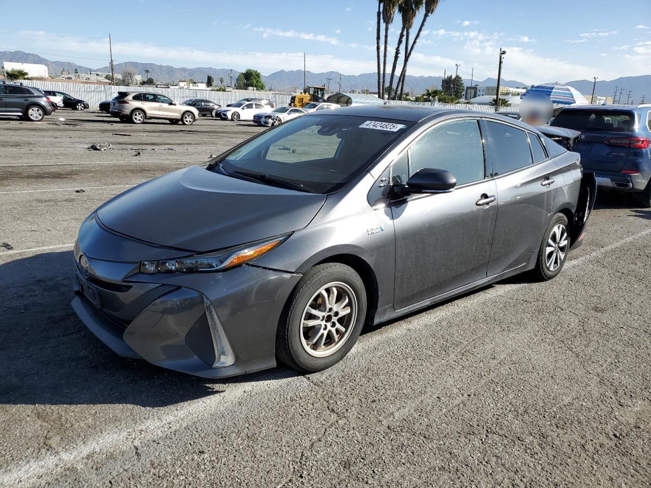 2017 Toyota Prius - Image 1