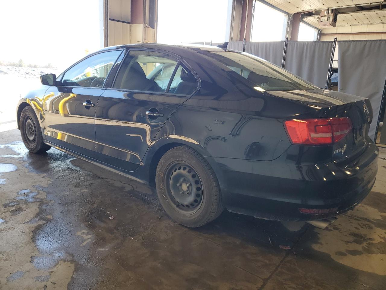 2015 Volkswagen Jetta - Image 2
