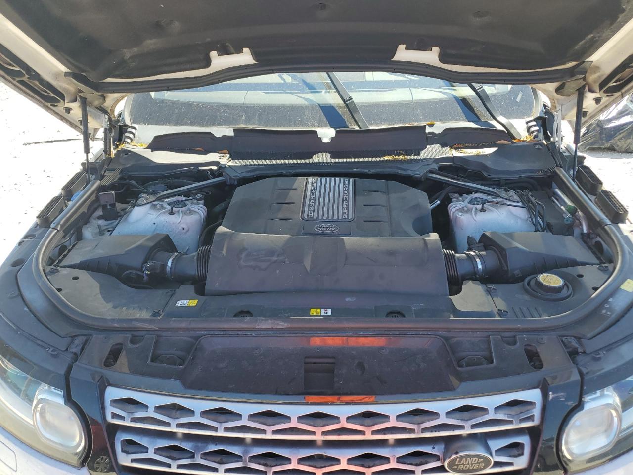 2017 Land Rover Range Rover - Image 12