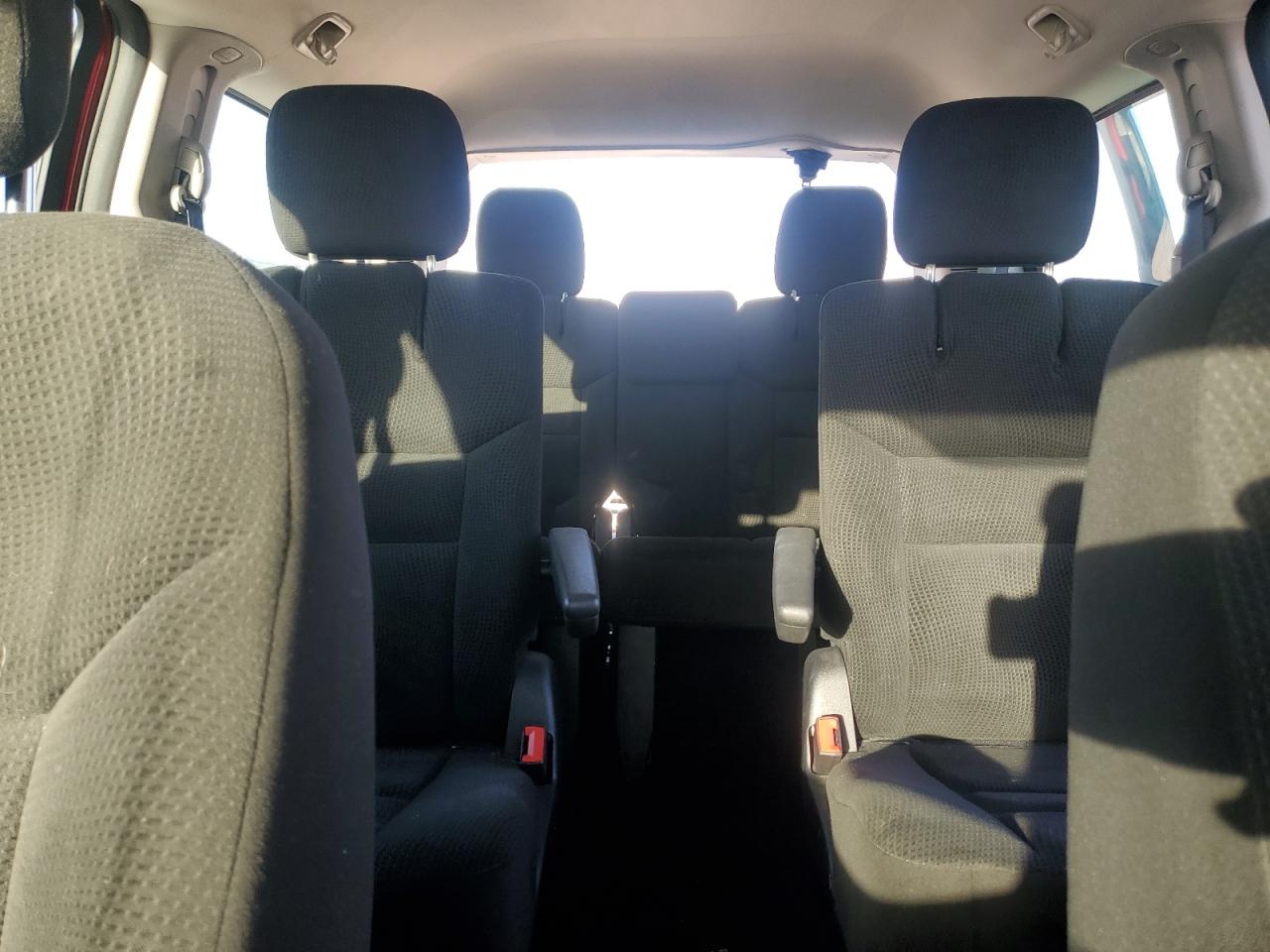 2016 Dodge Caravan - Image 10