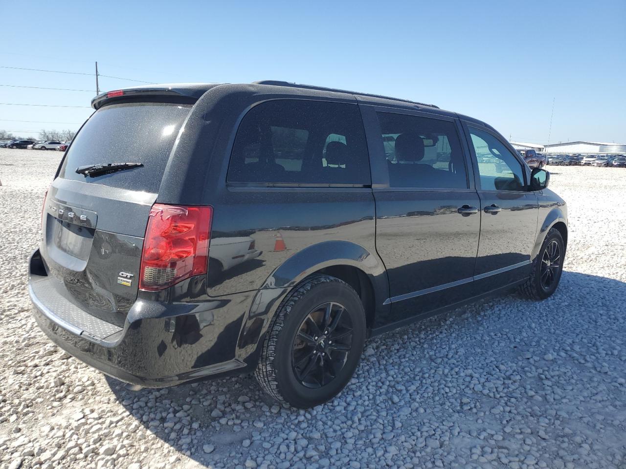 2019 Dodge Caravan - Image 3