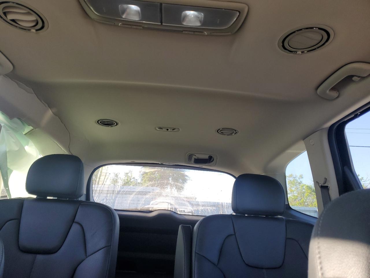 2022 Kia Telluride - Image 10