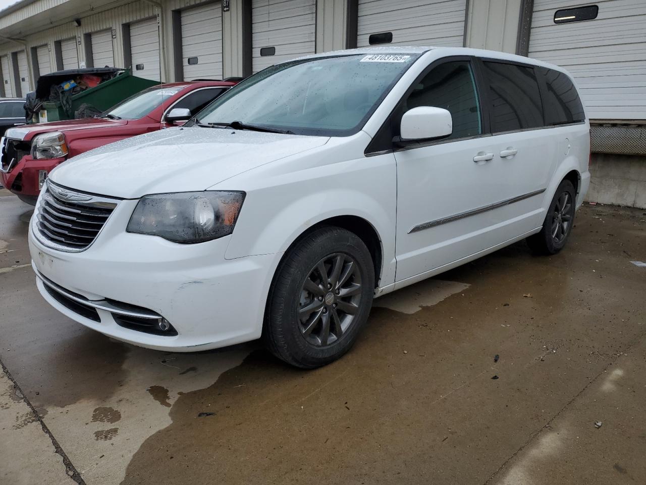 2015 Chrysler Town & Country - Image 1