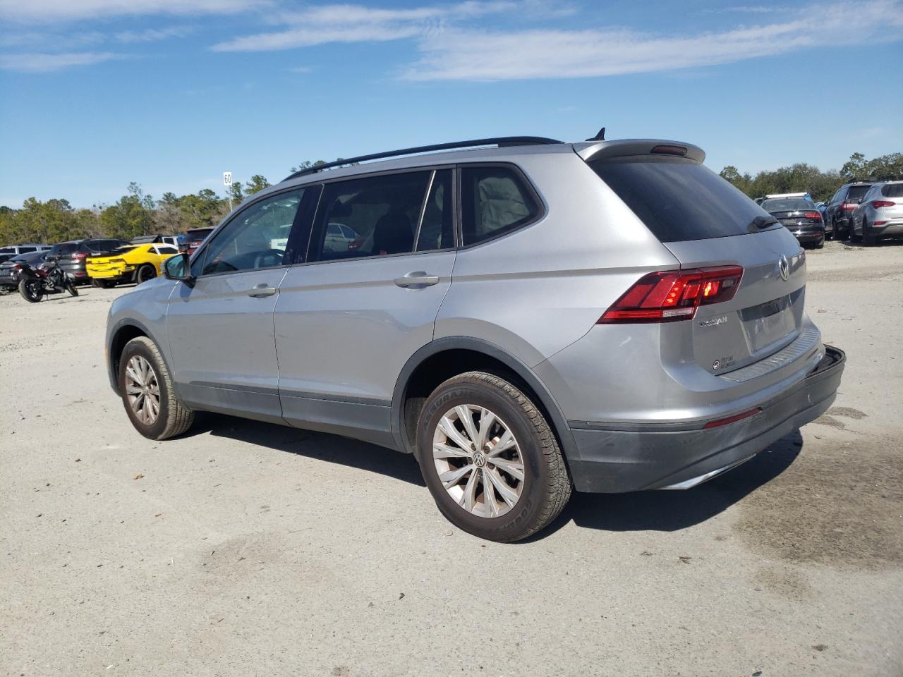 2020 Volkswagen Tiguan - Image 2