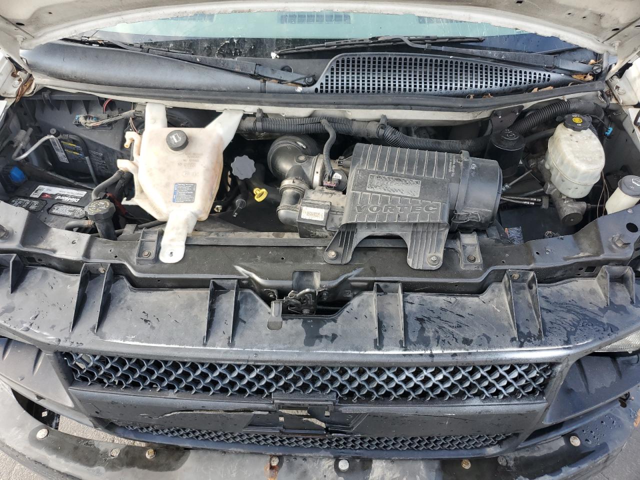 2009 Chevrolet Express - Image 12