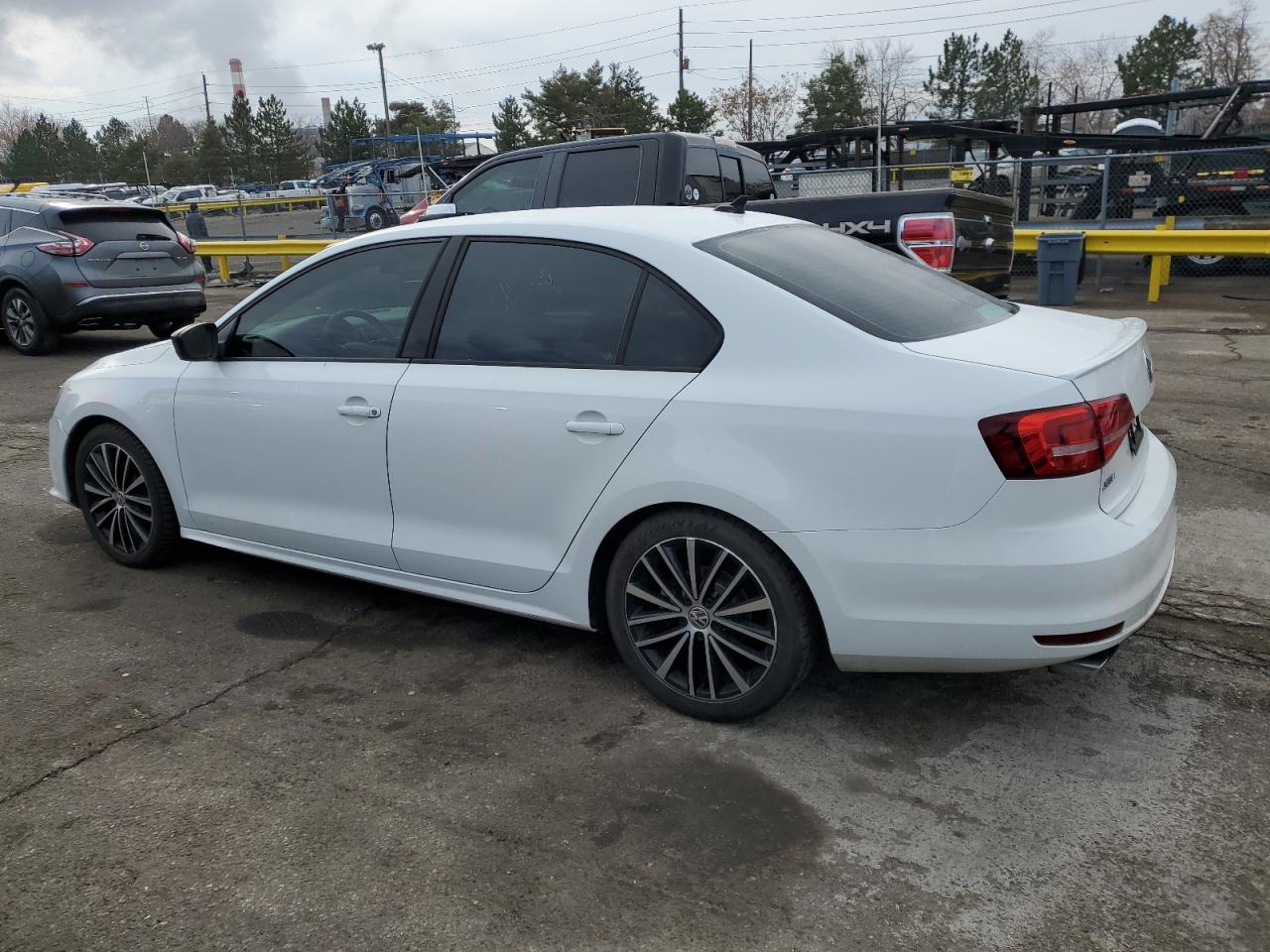2015 Volkswagen Jetta - Image 2