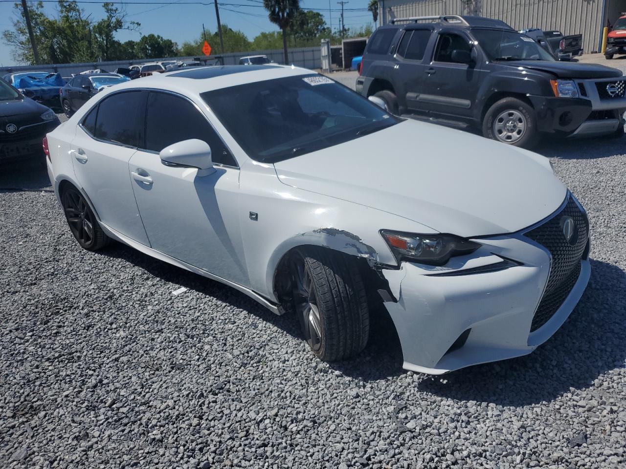 2016 Lexus IS - Image 4