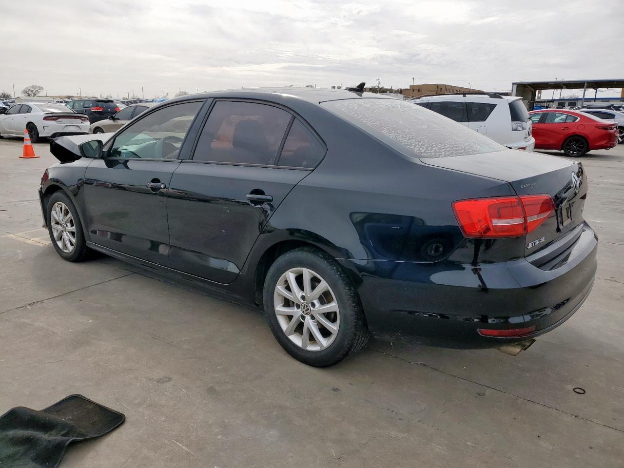 2015 Volkswagen Jetta - Image 2