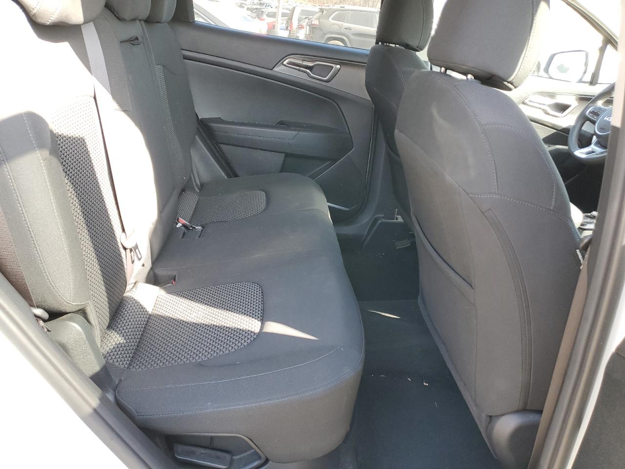 2023 Kia Sportage - Image 12