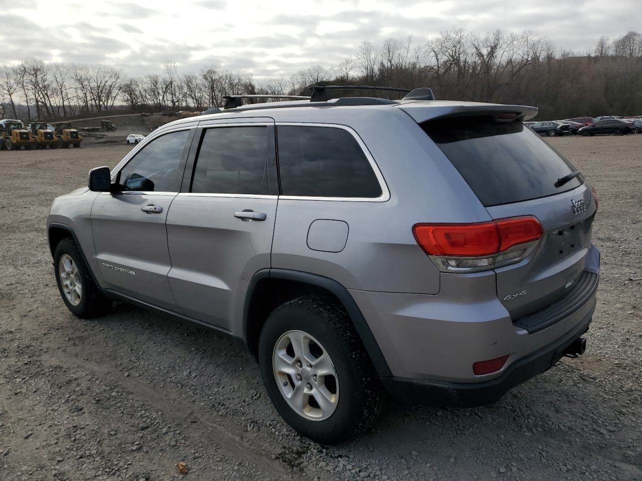 2014 Jeep Grand Cherokee - Image 2