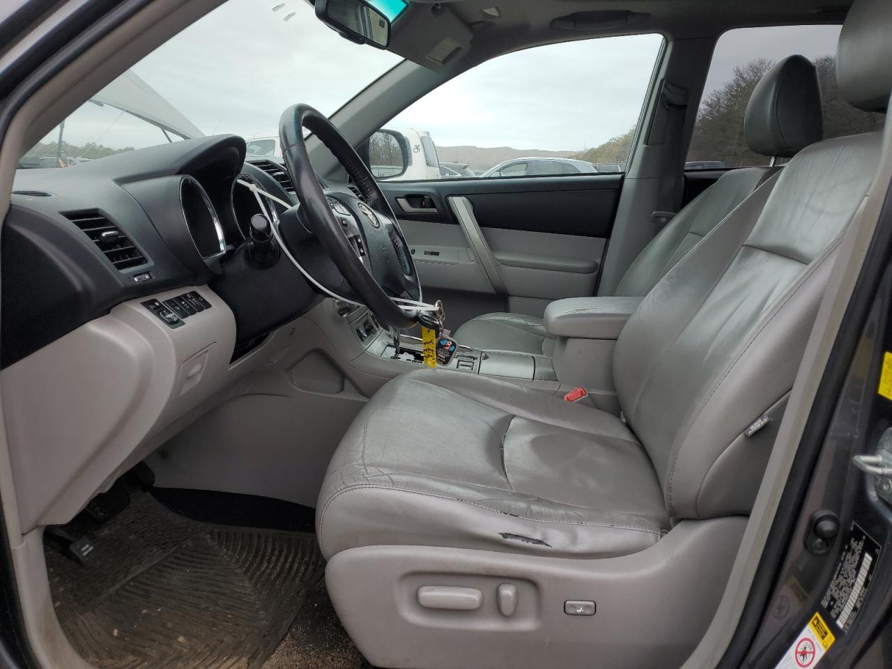 2011 Toyota Highlander - Image 7