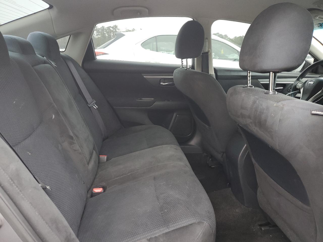 2015 Nissan Altima - Image 10