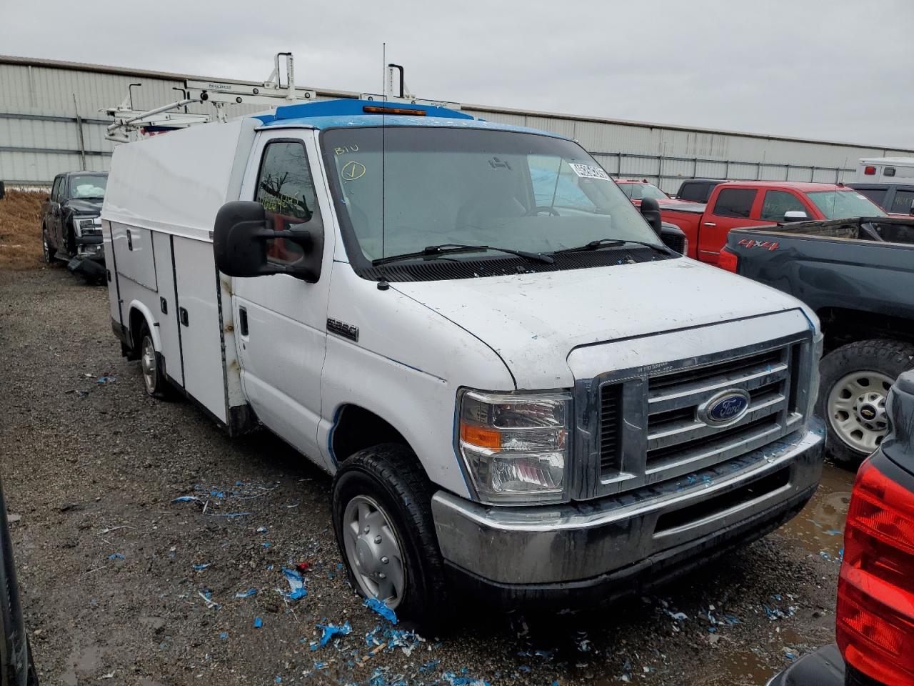 2015 Ford Econoline - Image 4