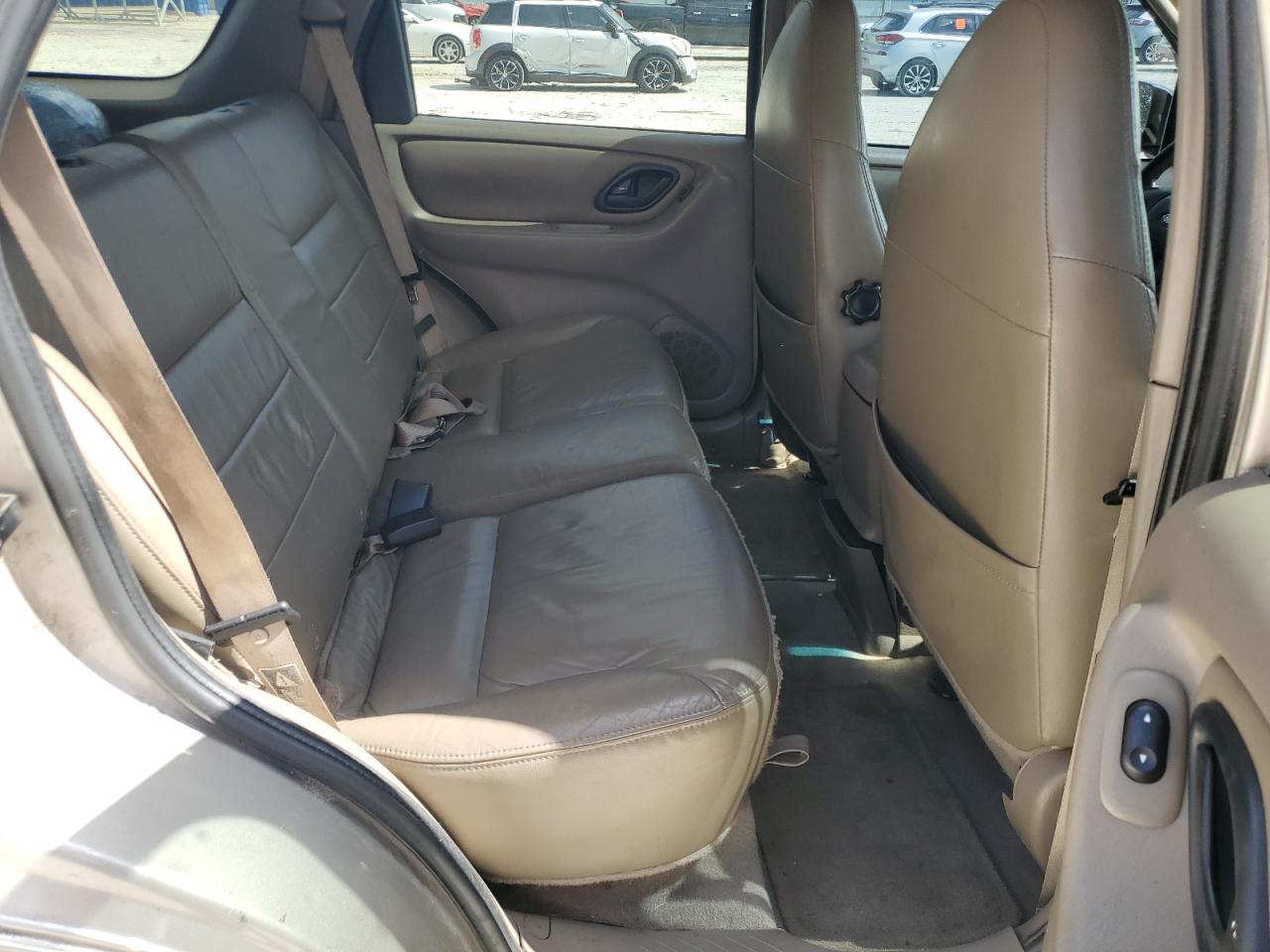 2001 Ford Escape - Image 12