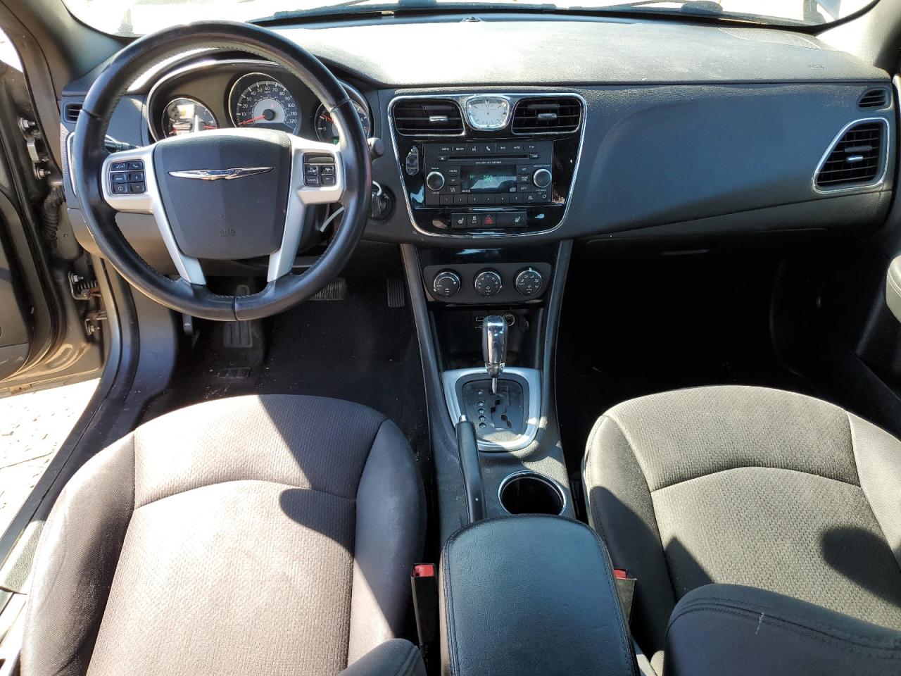 2013 Chrysler 200 - Image 8