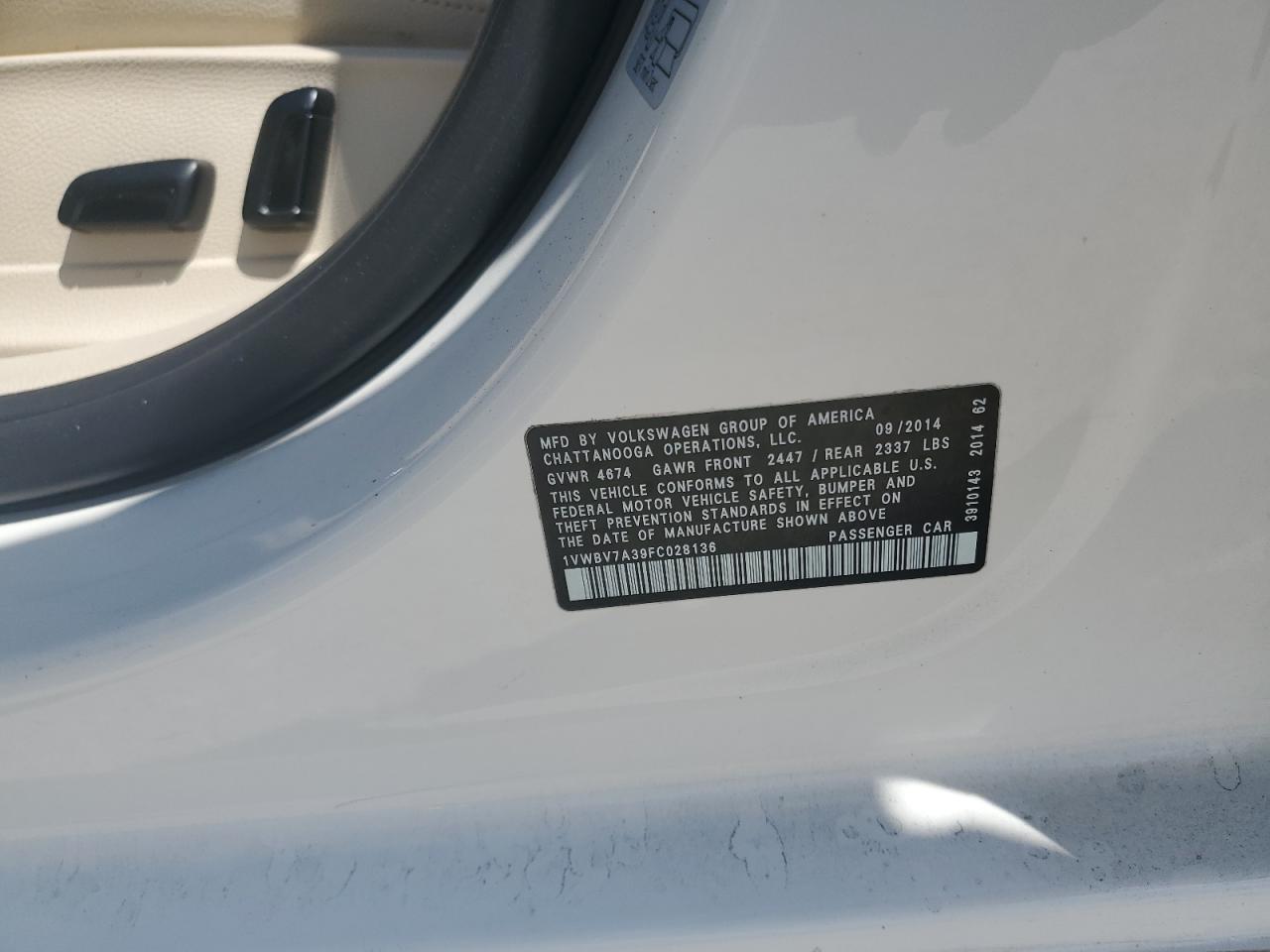 2015 Volkswagen Passat - Image 14