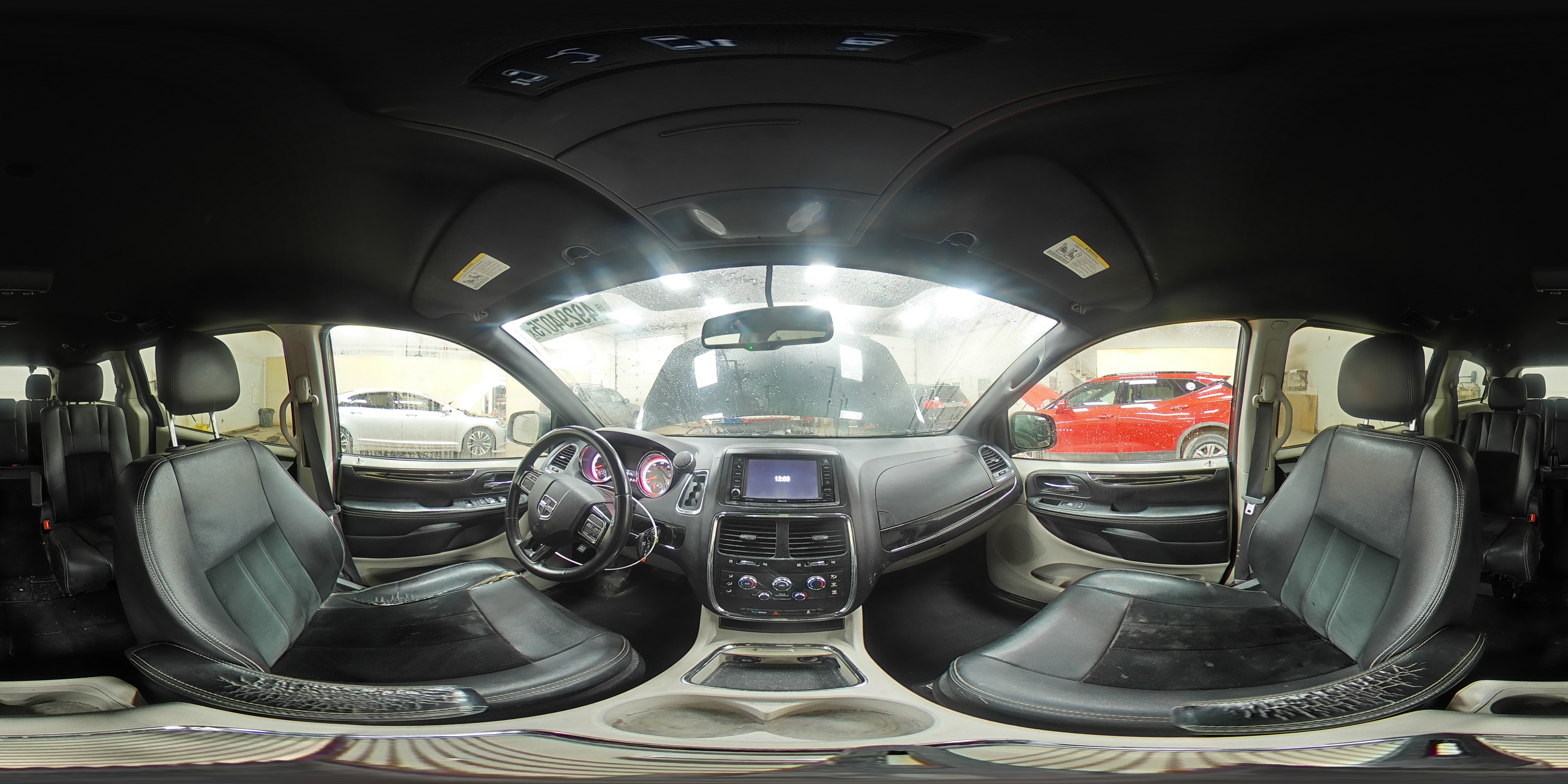 2017 Dodge Caravan - Image 16