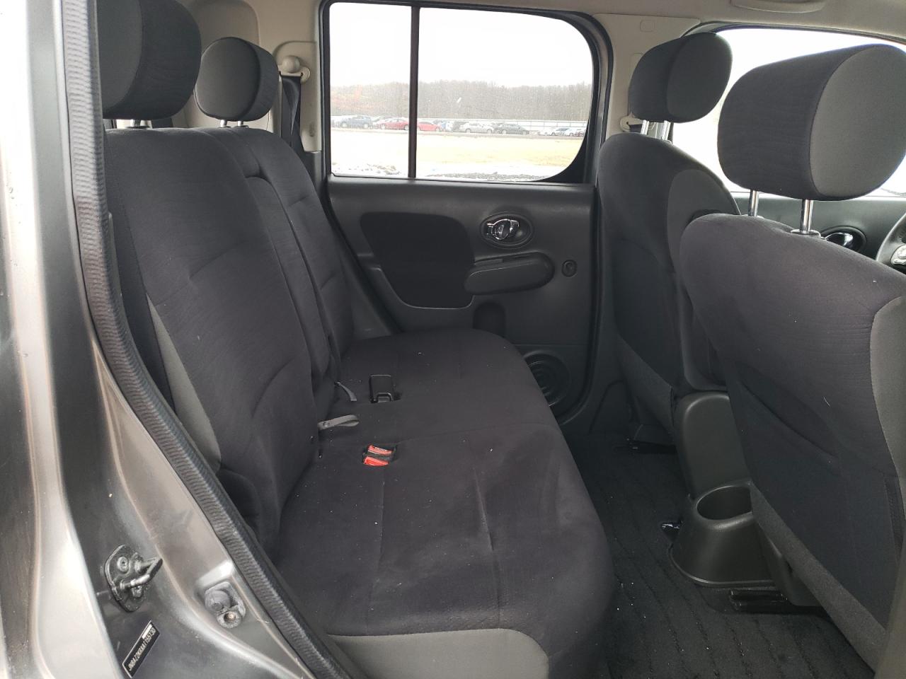 2010 Nissan Cube - Image 11