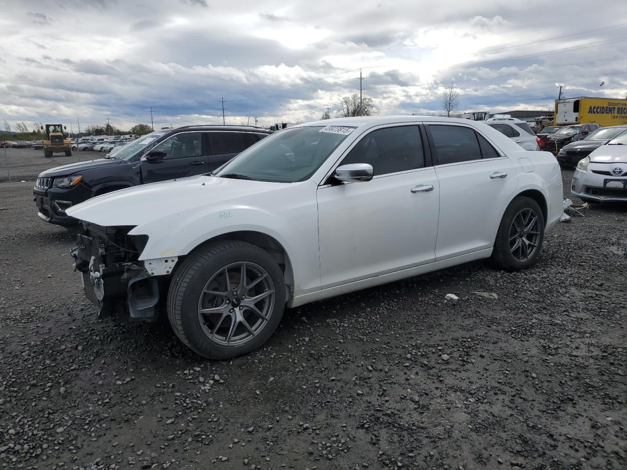 2014 Chrysler 300C Luxury for Sale in Eugene, OR - Front End