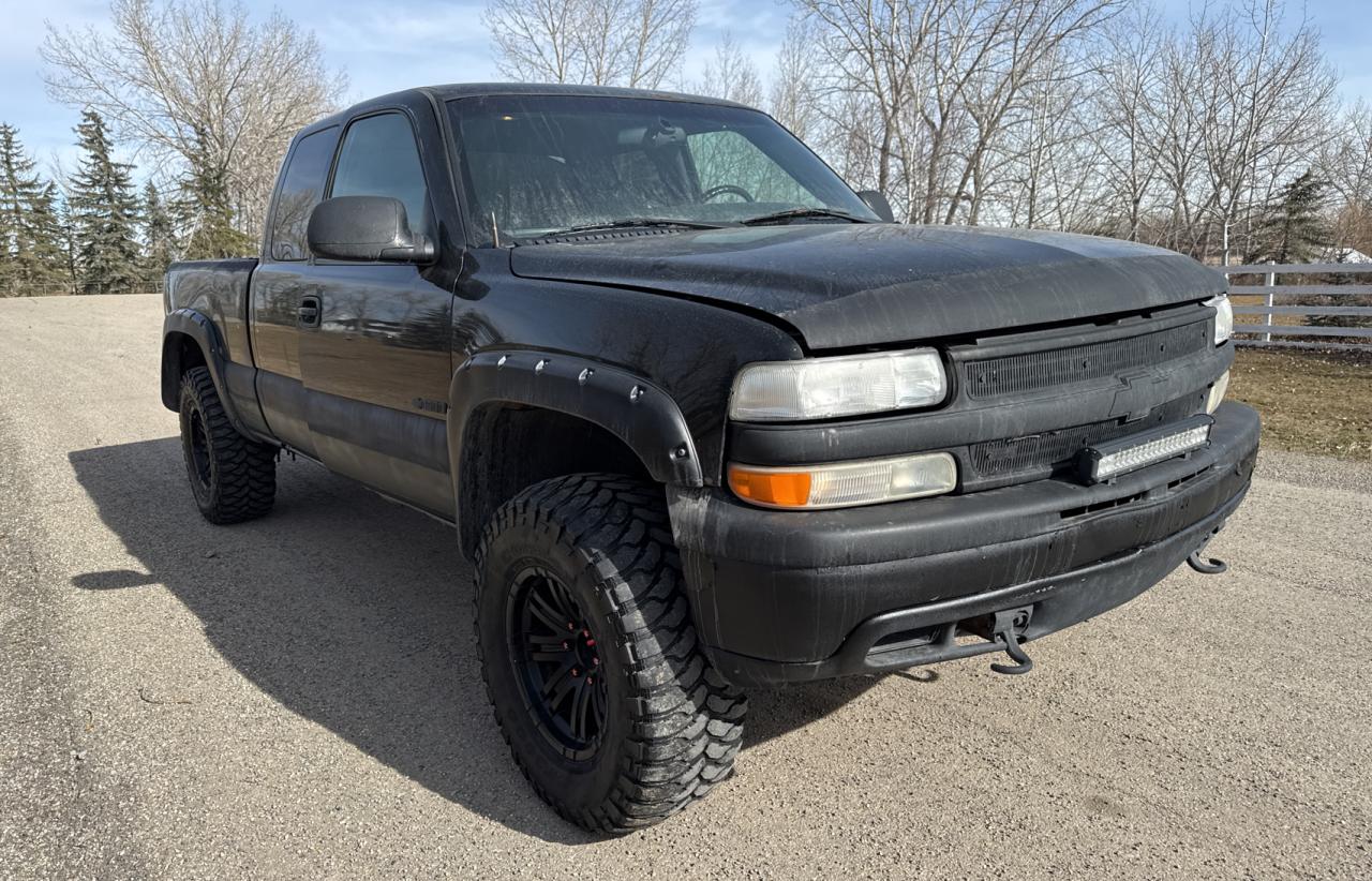 2000 Chevrolet Silverado - Image 1