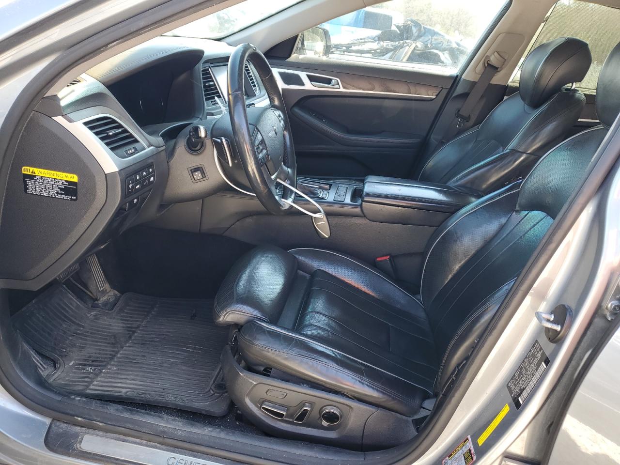 2015 Hyundai Genesis - Image 7