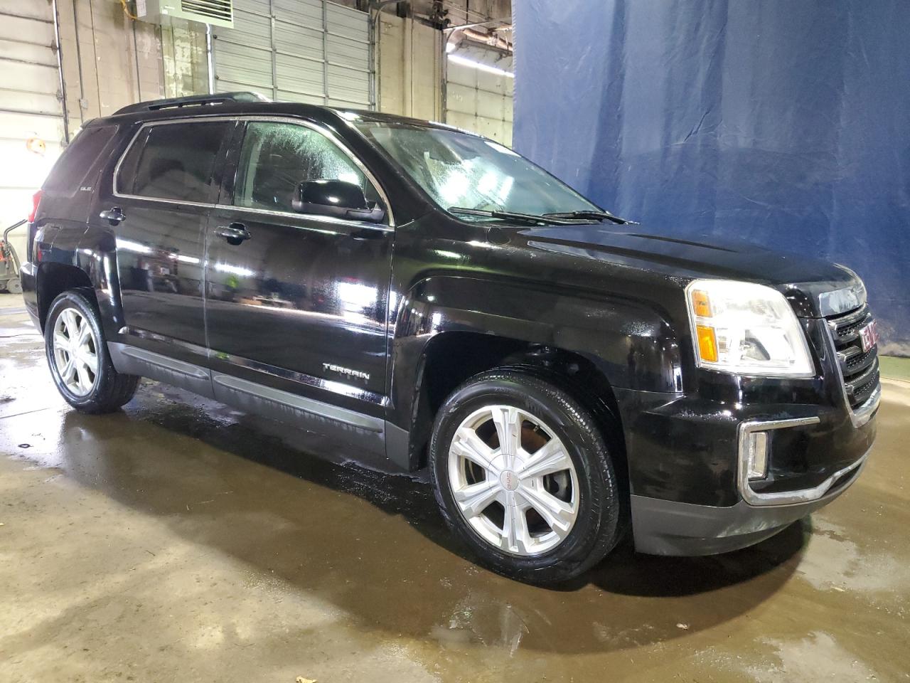 2017 GMC Terrain - Image 4