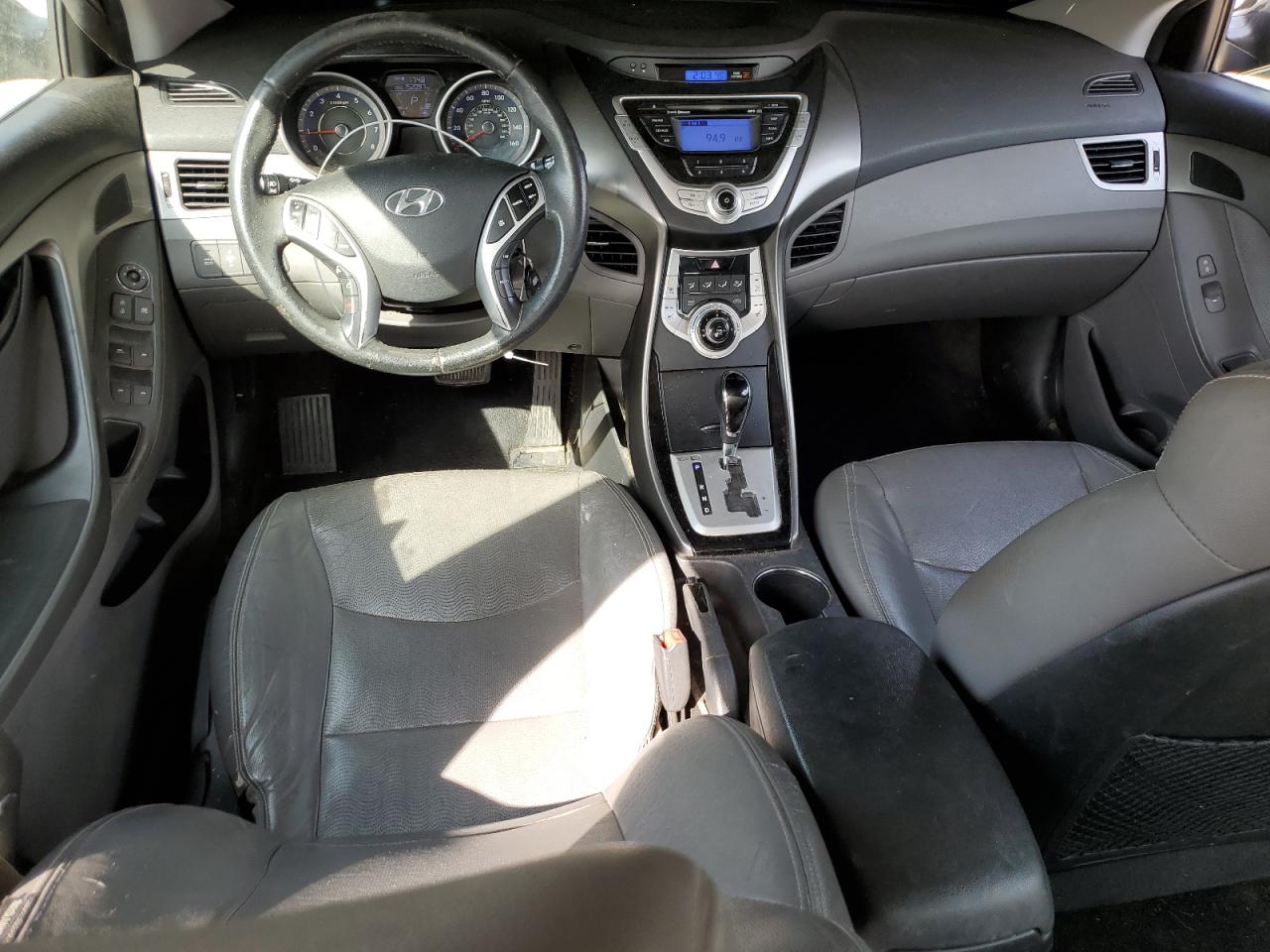 2012 Hyundai Elantra - Image 8