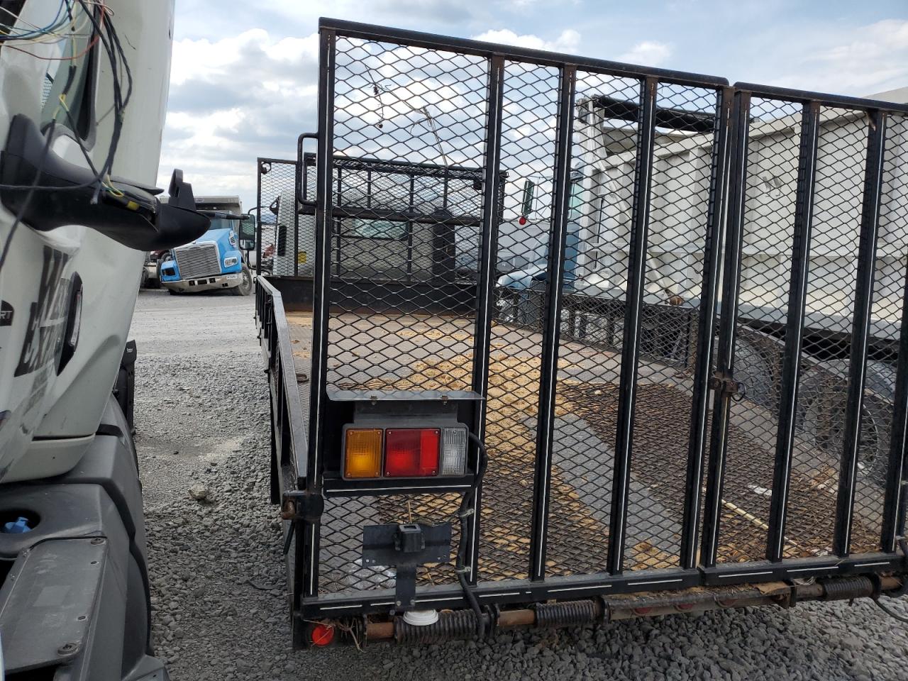 2016 Isuzu NPR - Image 3