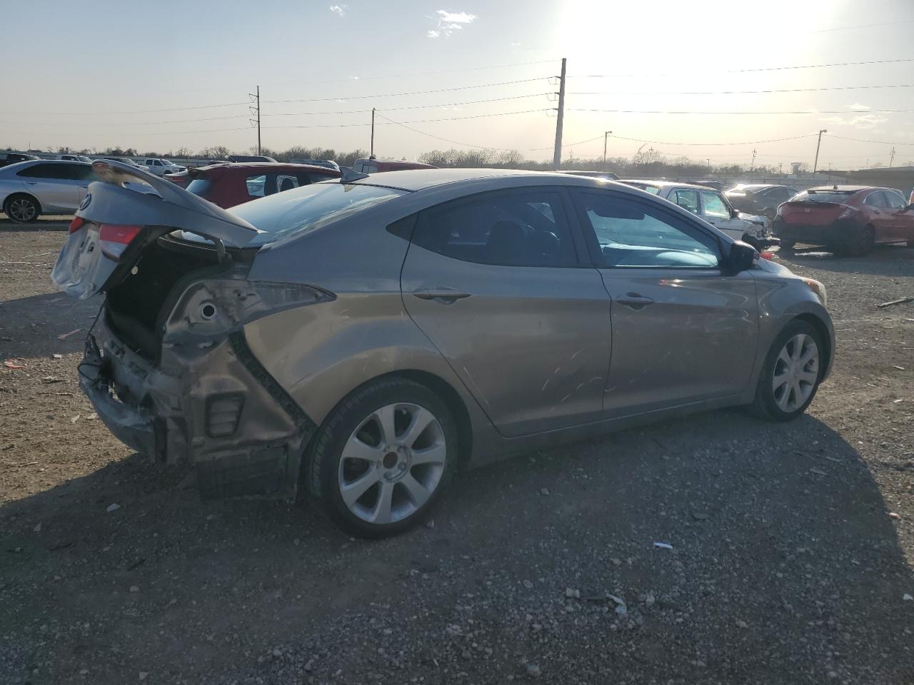 2013 Hyundai Elantra - Image 3