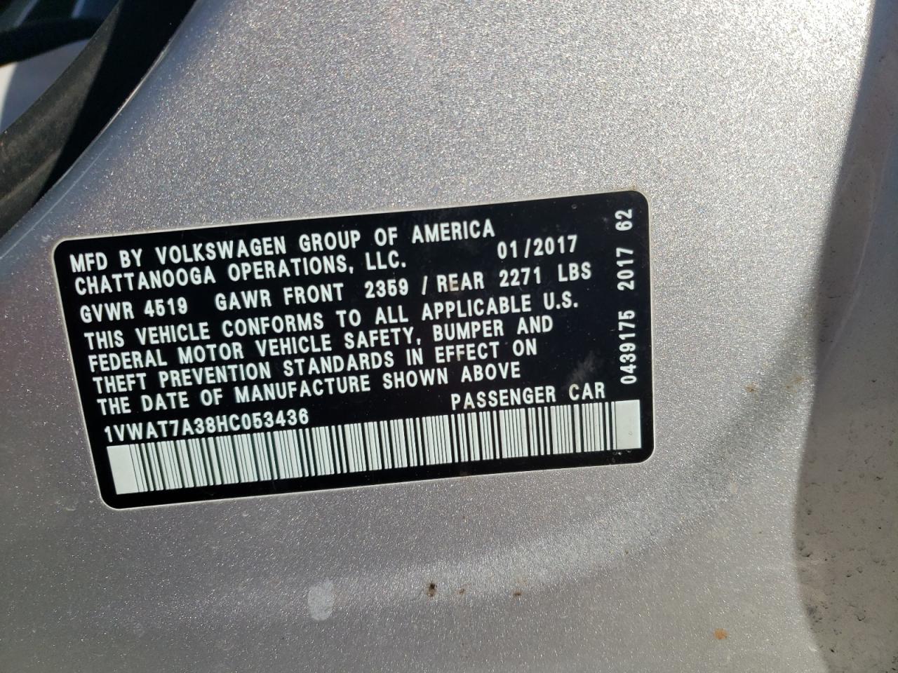 2017 Volkswagen Passat - Image 13