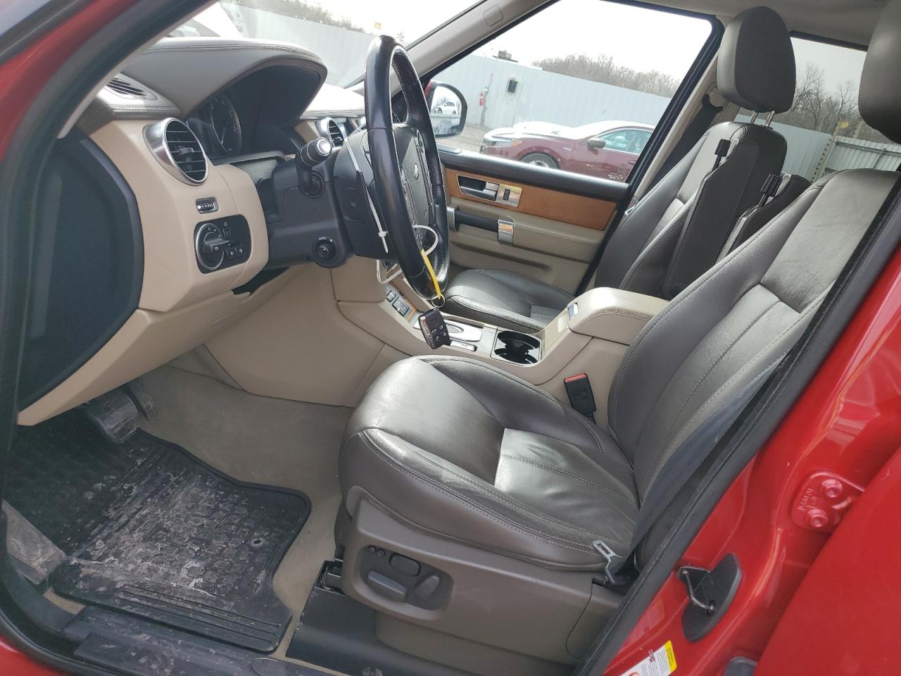 2014 Land Rover LR4 - Image 7