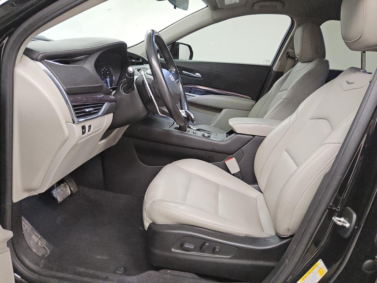 2021 Cadillac XT4 - Image 7