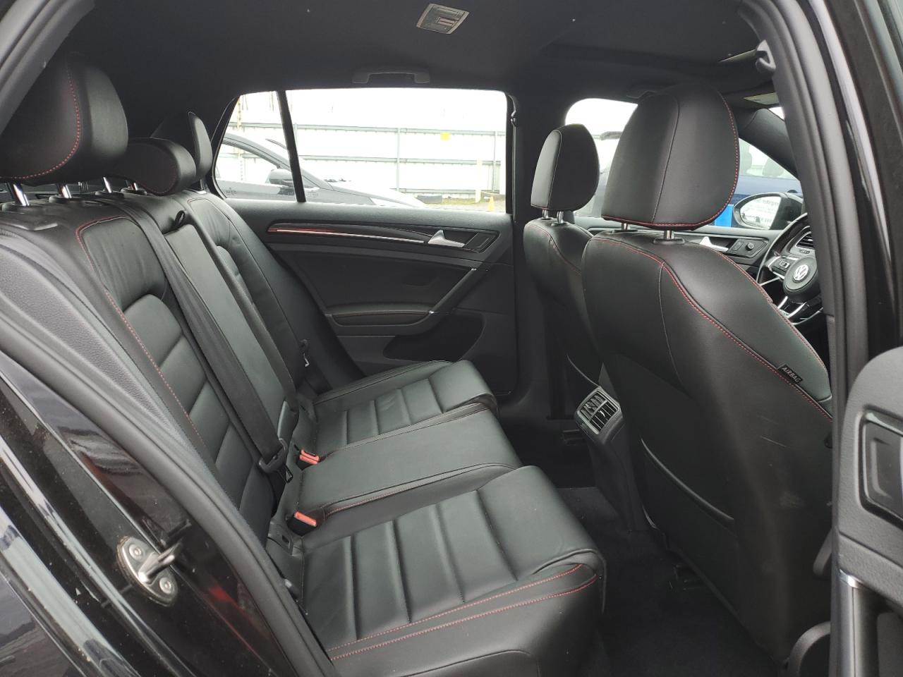 2016 Volkswagen GTI - Image 11