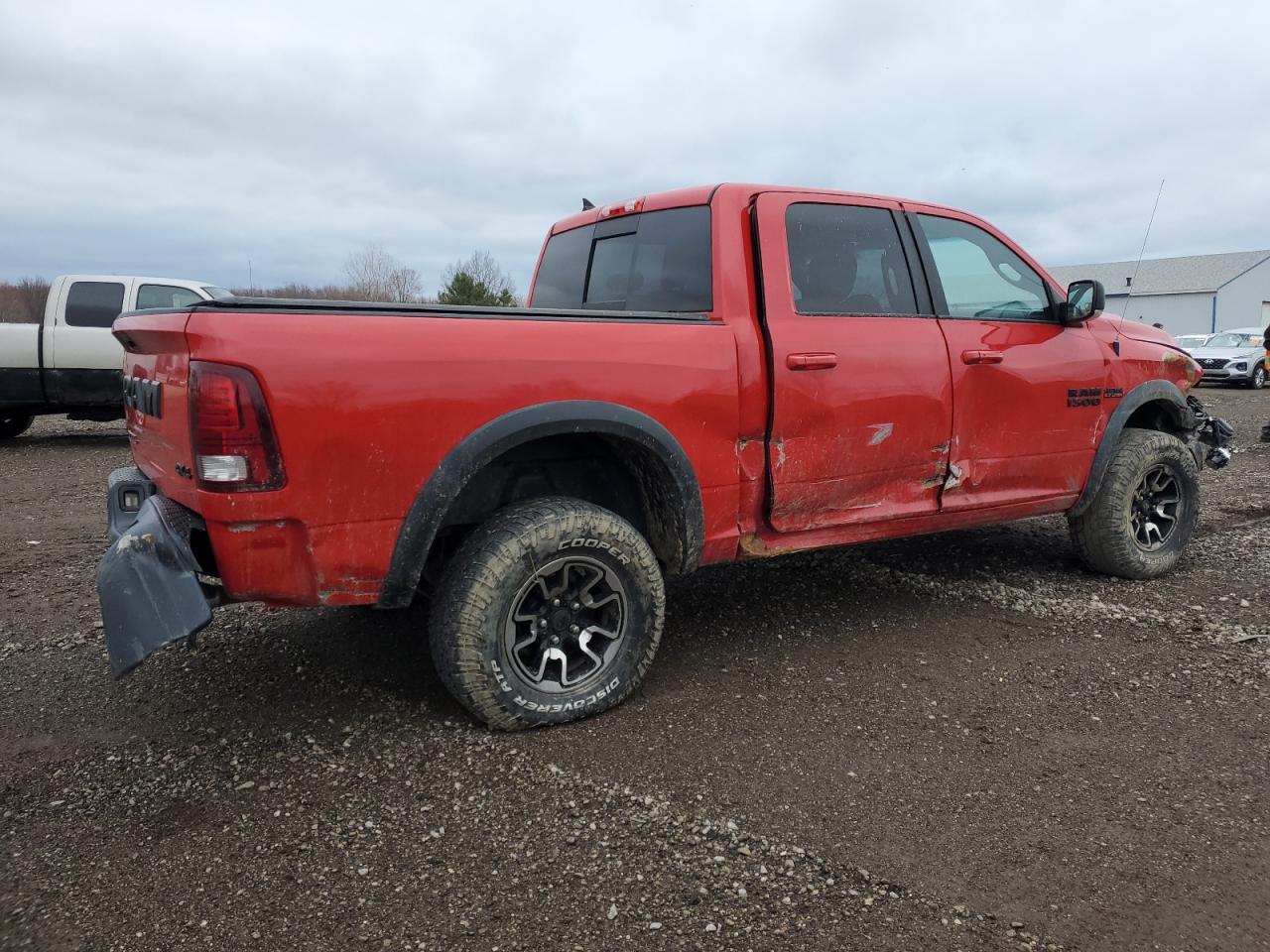 2016 RAM 1500 - Image 3